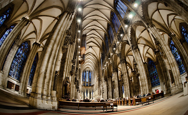 Nhà thờ chính tòa Köln nơi bạn nhất định phải đến khi tới Đức