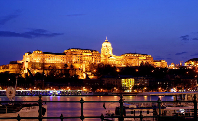 Khám phá cung điện Buda đầy huyền bí ở Hungary