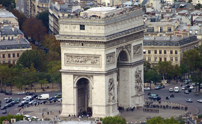 Khải Hoàn Môn biểu tượng của thành phố Paris