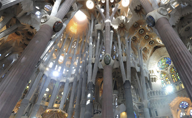 Nhà thờ Sagrada Familia kiệt tác nghệ thuật của Barcelona
