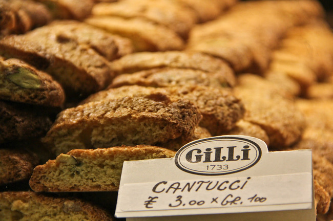 Bánh Cantucci, món ăn kèm cafe trong văn hóa ẩm thực Florence