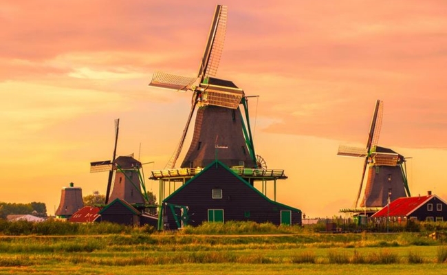 Làng Kinderdijk - ngôi làng của những chiếc cối xay gió Hà Lan