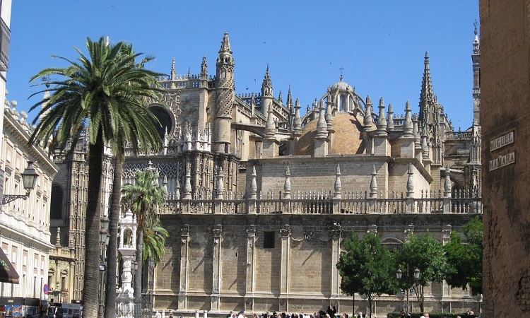 Nhà Thờ Seville
