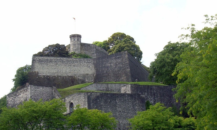 Những thành lũy của lâu đài 