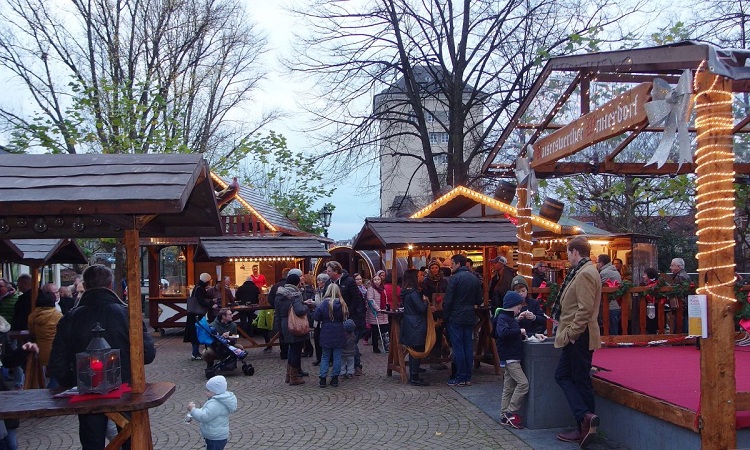 Chợ Giáng sinh yên tĩnh ở Kaiserswerth
