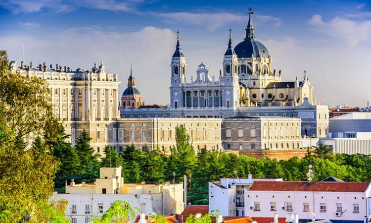 Cung điện hoàng gia Royal Palace of Madrid